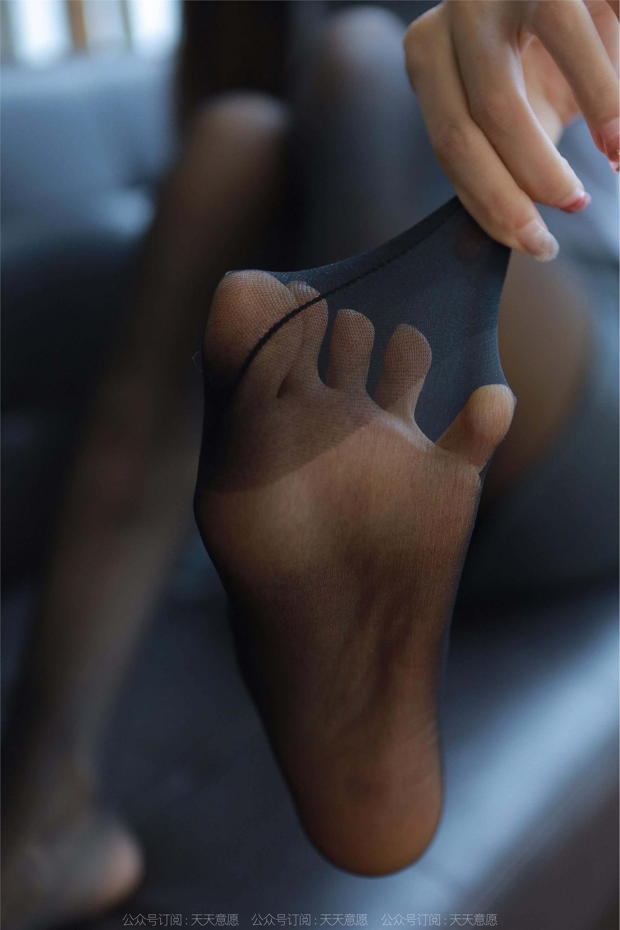 IESS异思趣向  2022.11.27 丝享家 1281 美子《嘿丝灰裙》